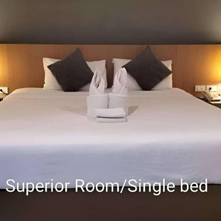 Hotel S Tara Grand Surat Thani Esterno foto