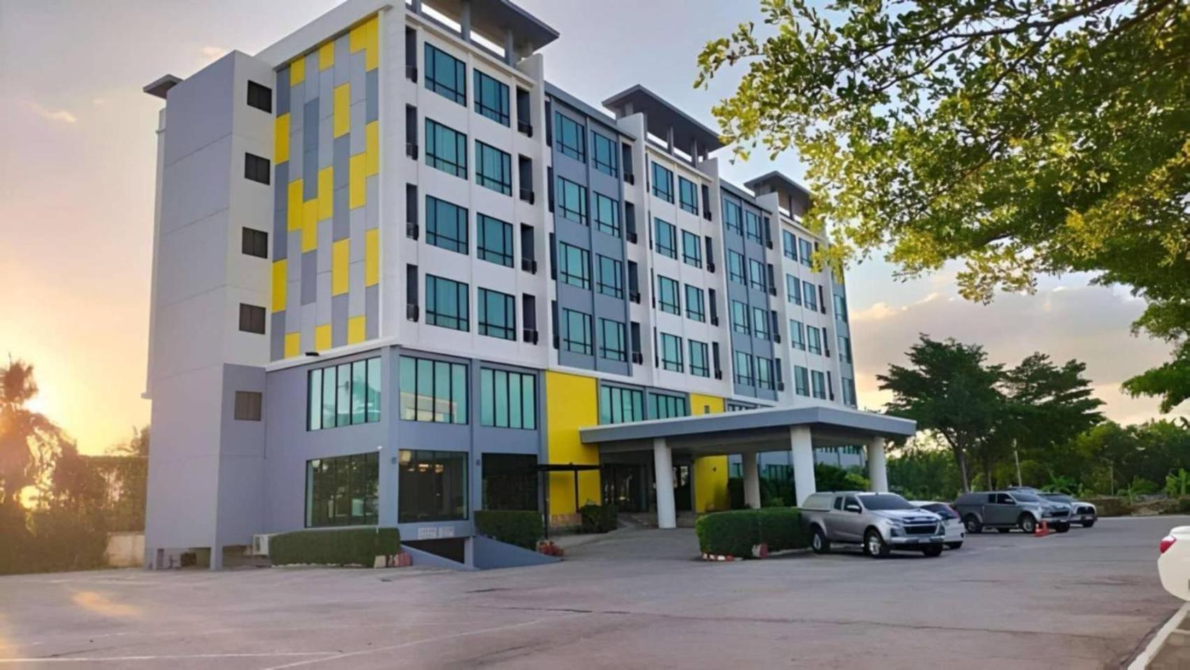 Hotel S Tara Grand Surat Thani Esterno foto