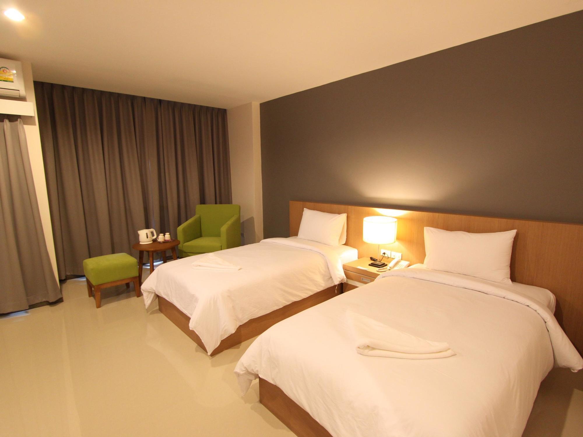 Hotel S Tara Grand Surat Thani Esterno foto