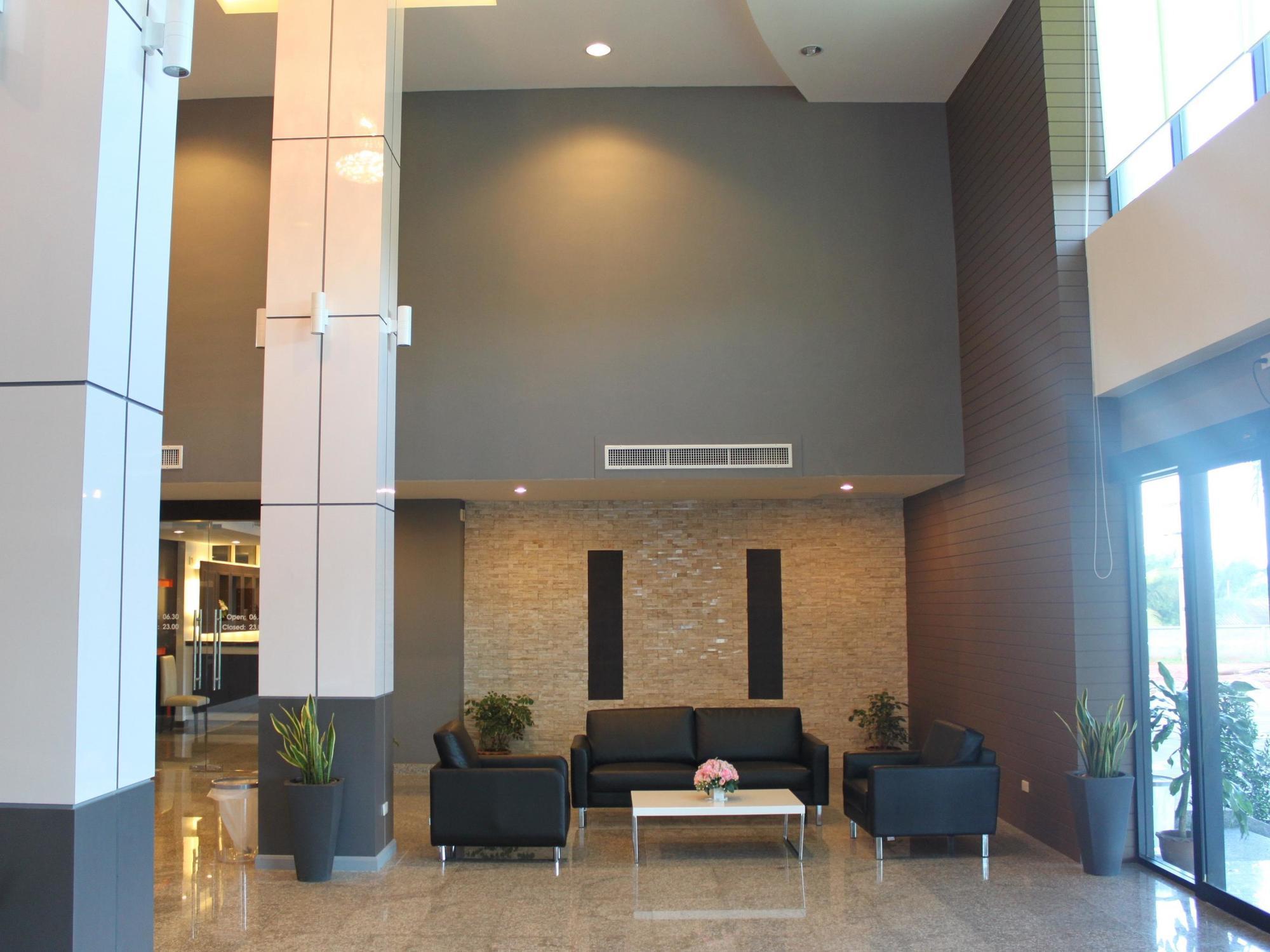 Hotel S Tara Grand Surat Thani Esterno foto