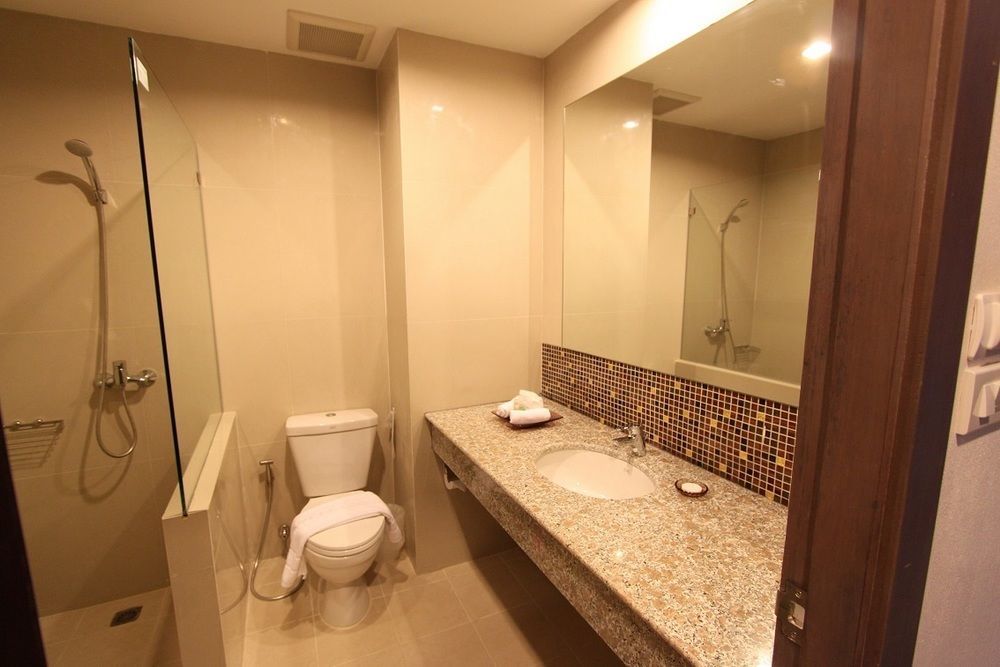 Hotel S Tara Grand Surat Thani Esterno foto